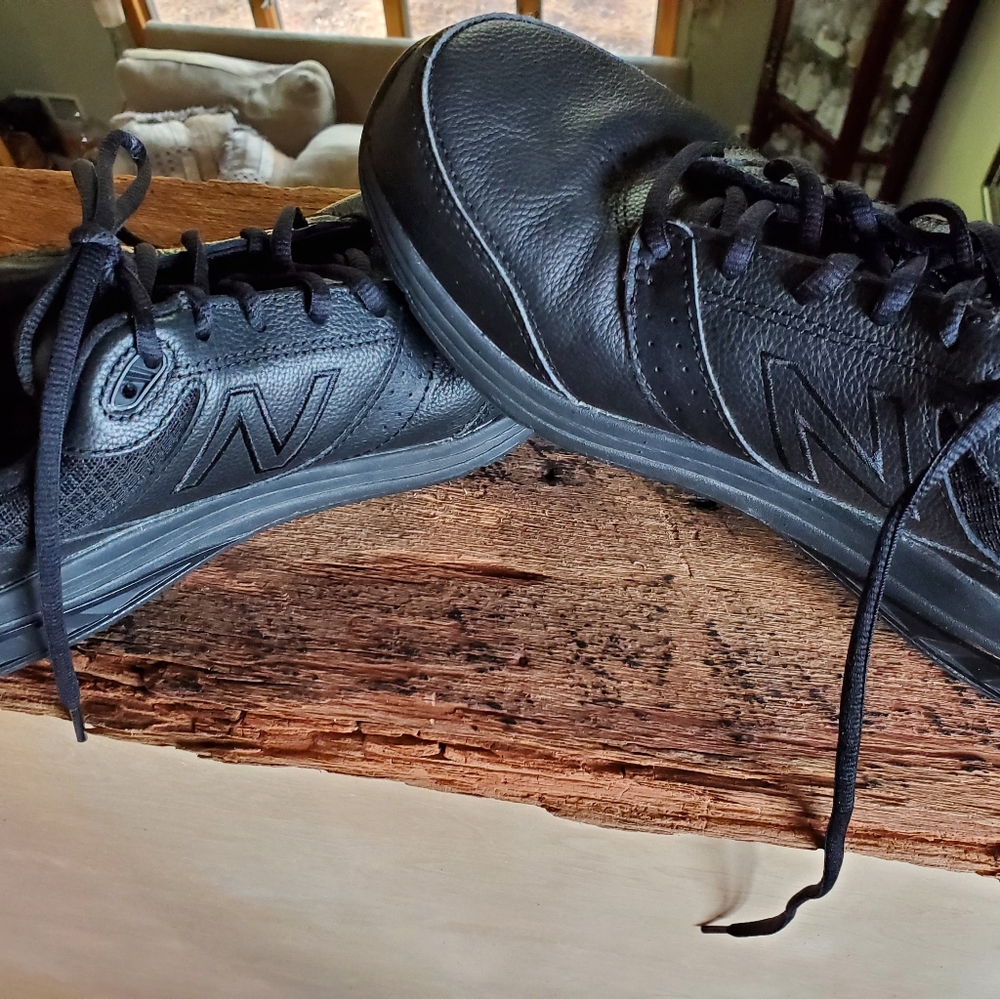 NEW BALANCE 528 sneakers